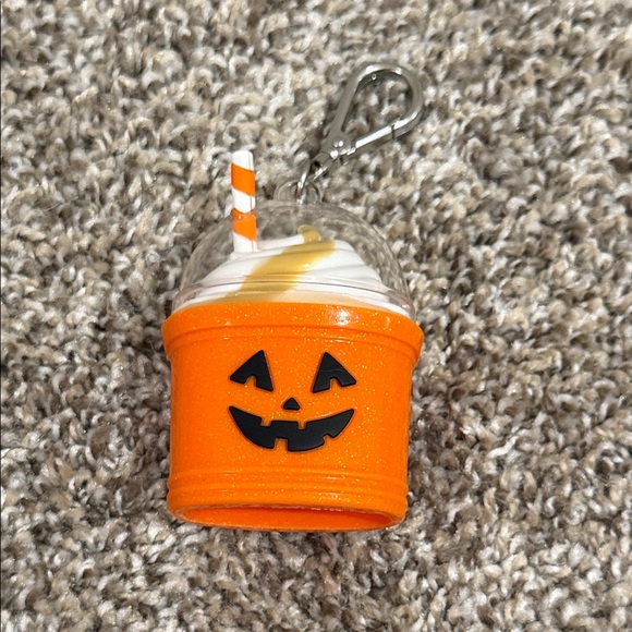 Bath & Body Works Orange Pumpkin Cup Drink Pocketbac Keychain - Picture 3 of 3